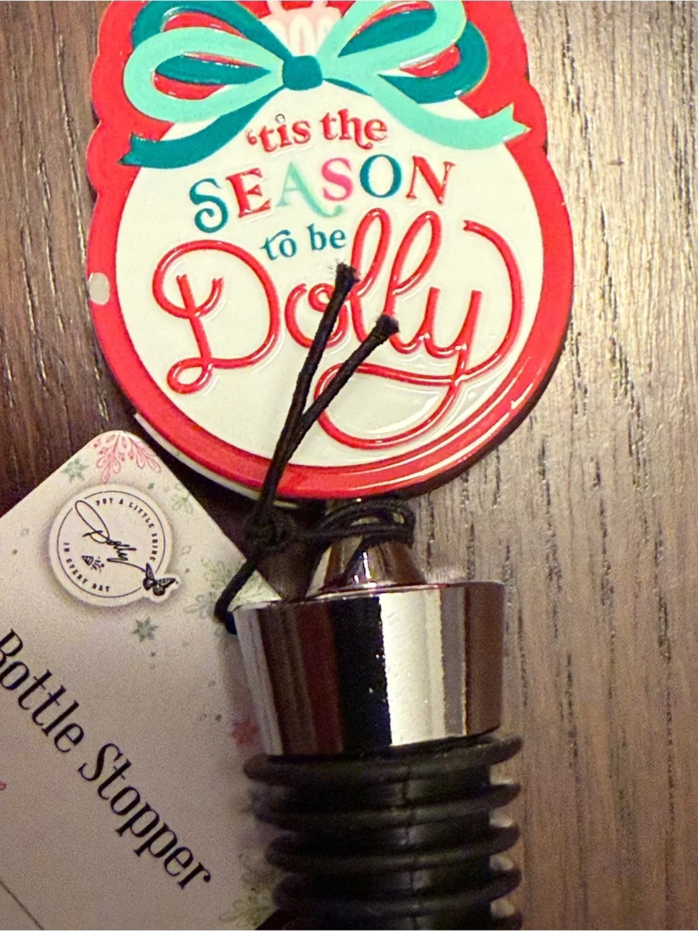 Dolly Parton topper wine accent